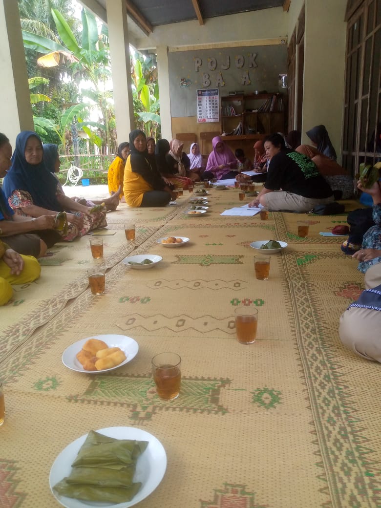 Pertemuan Rutin PKK Padukuhan Semaken I Banjararum